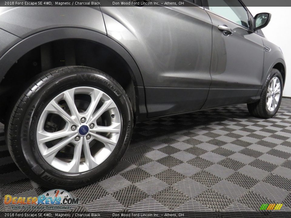 2018 Ford Escape SE 4WD Magnetic / Charcoal Black Photo #16