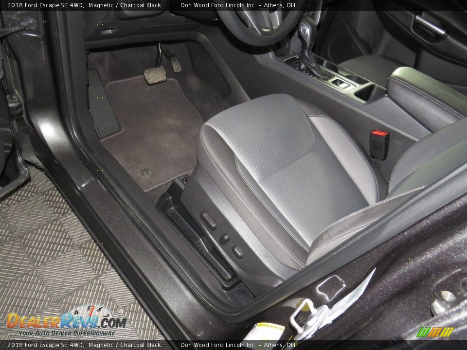 2018 Ford Escape SE 4WD Magnetic / Charcoal Black Photo #22