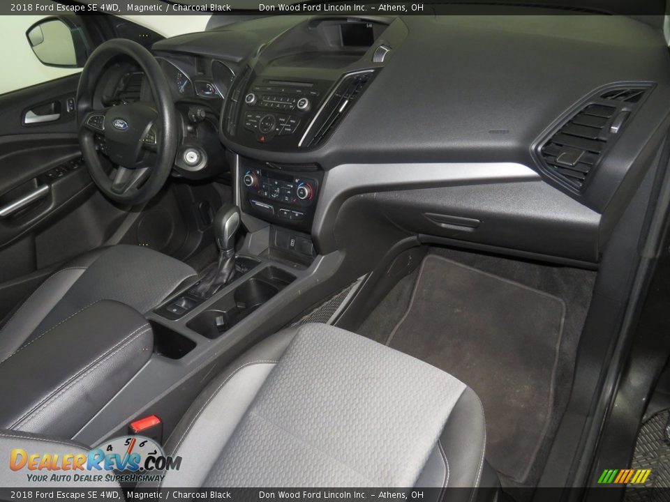 2018 Ford Escape SE 4WD Magnetic / Charcoal Black Photo #32