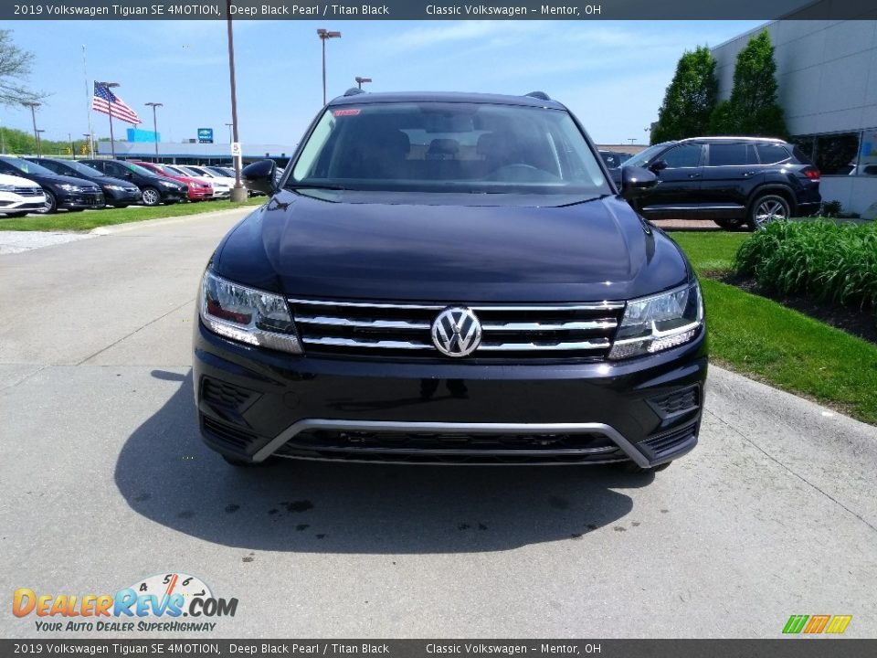 2019 Volkswagen Tiguan SE 4MOTION Deep Black Pearl / Titan Black Photo #2