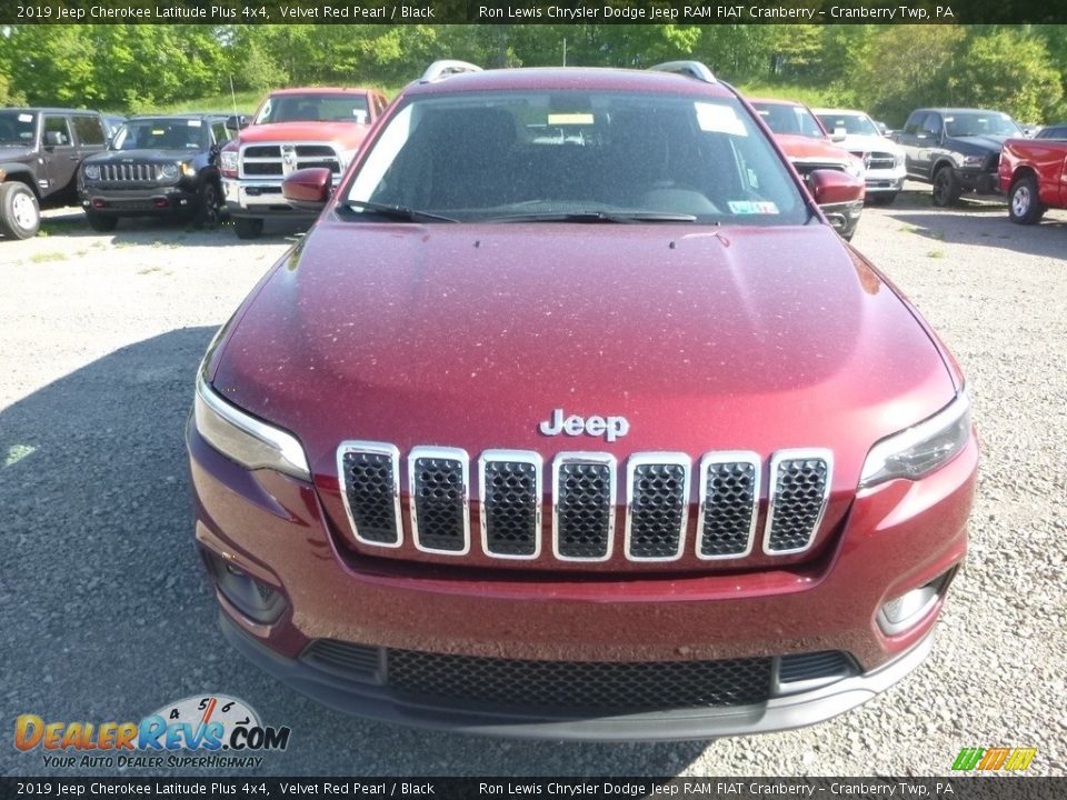 2019 Jeep Cherokee Latitude Plus 4x4 Velvet Red Pearl / Black Photo #8