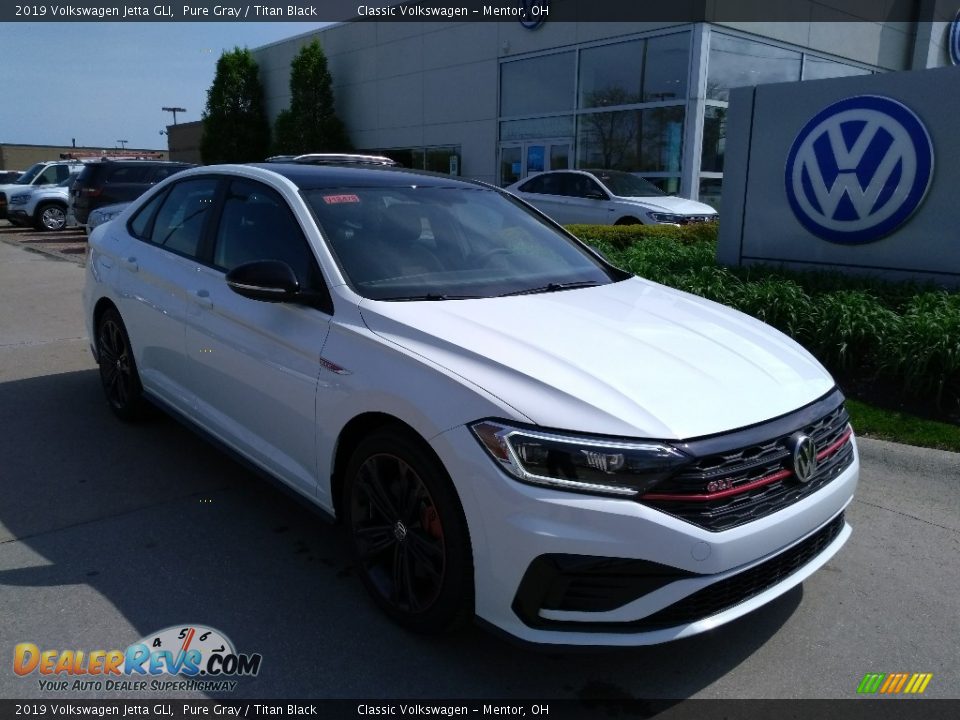 Front 3/4 View of 2019 Volkswagen Jetta GLI Photo #1