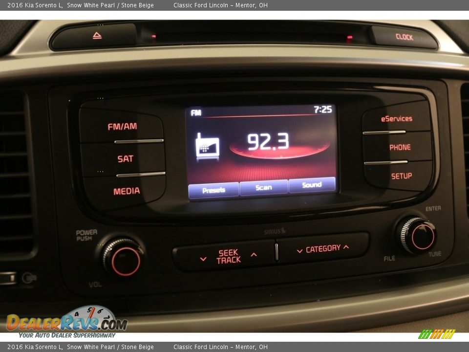 2016 Kia Sorento L Snow White Pearl / Stone Beige Photo #9