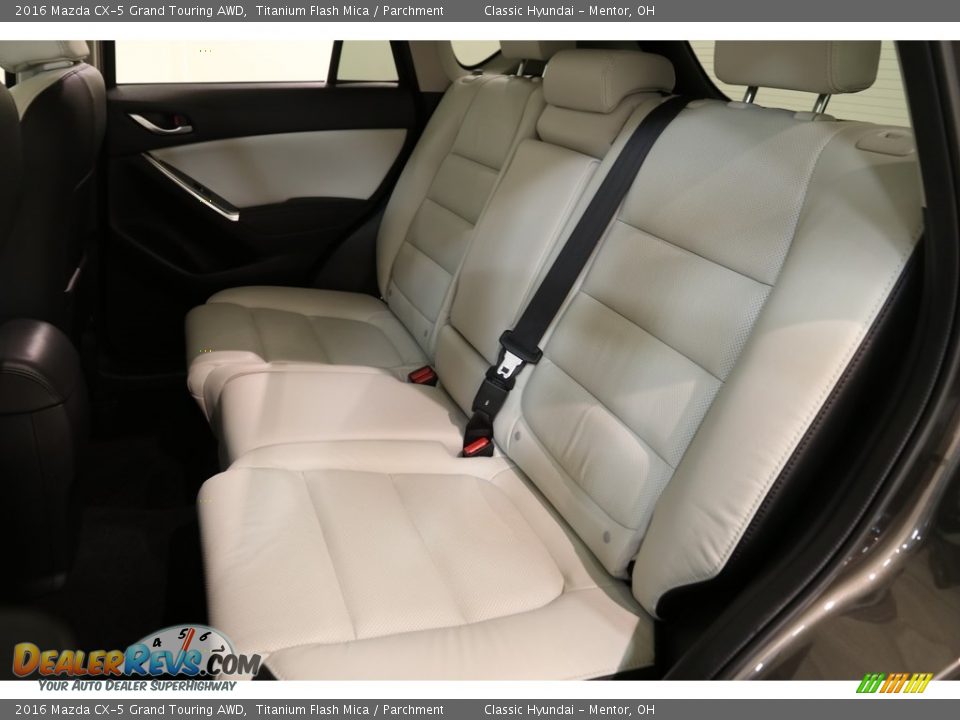 2016 Mazda CX-5 Grand Touring AWD Titanium Flash Mica / Parchment Photo #18