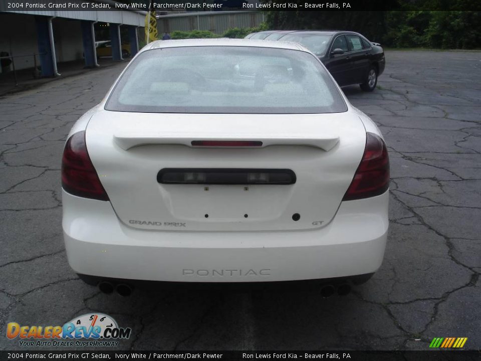 2004 Pontiac Grand Prix GT Sedan Ivory White / Parchment/Dark Pewter Photo #3