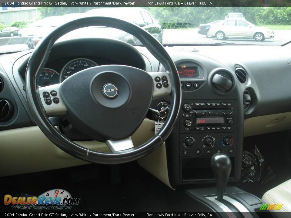 2004 Pontiac Grand Prix GT Sedan Ivory White / Parchment/Dark Pewter Photo #11