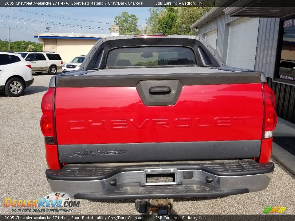 2005 Chevrolet Avalanche Z71 4x4 Sport Red Metallic / Gray/Dark Charcoal Photo #5