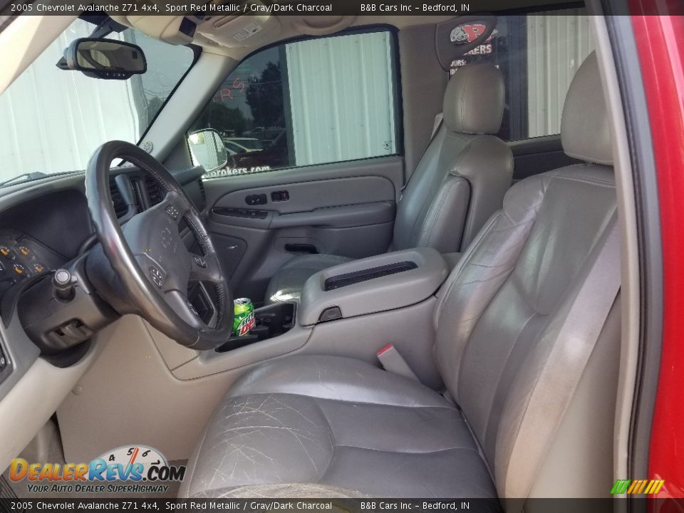 2005 Chevrolet Avalanche Z71 4x4 Sport Red Metallic / Gray/Dark Charcoal Photo #11