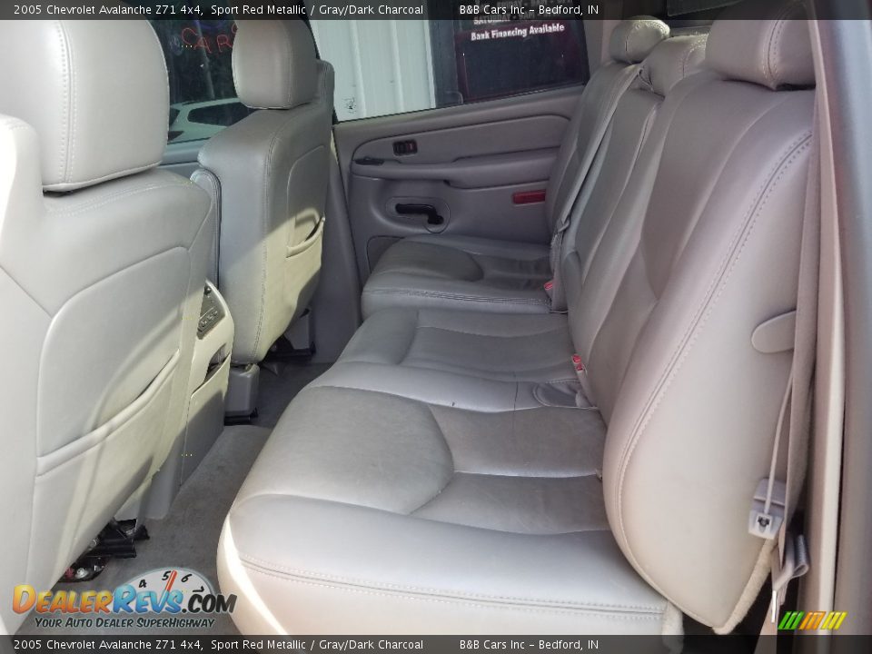 2005 Chevrolet Avalanche Z71 4x4 Sport Red Metallic / Gray/Dark Charcoal Photo #16