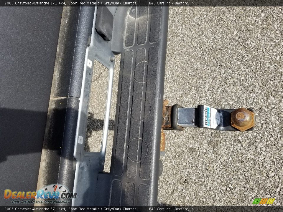 2005 Chevrolet Avalanche Z71 4x4 Sport Red Metallic / Gray/Dark Charcoal Photo #20