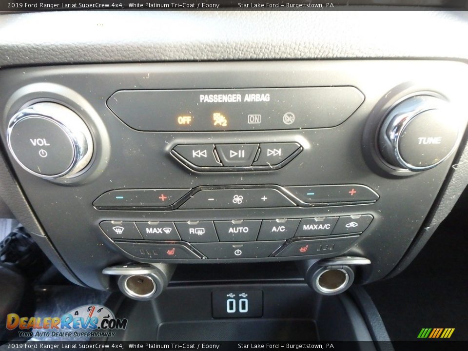 Controls of 2019 Ford Ranger Lariat SuperCrew 4x4 Photo #17