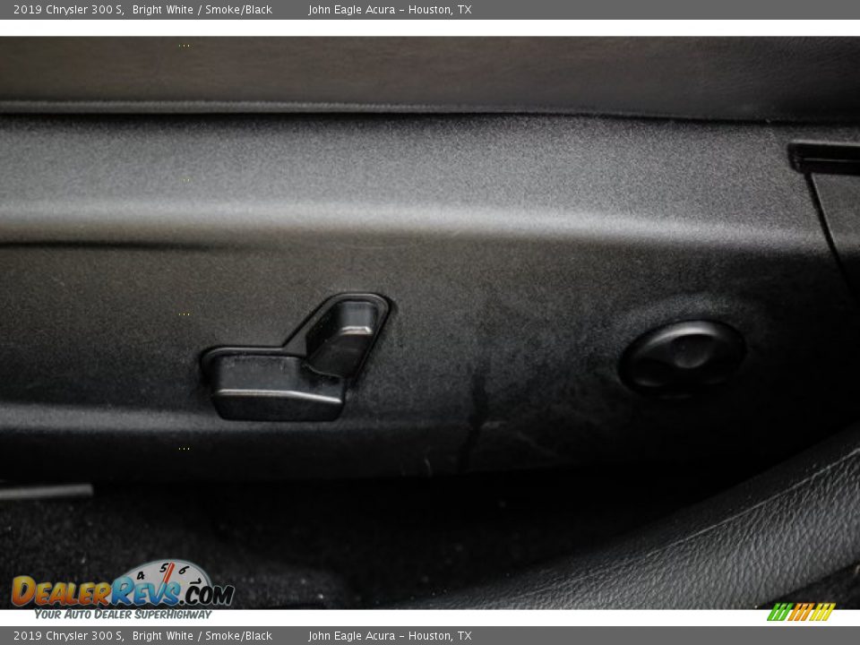 2019 Chrysler 300 S Bright White / Smoke/Black Photo #15