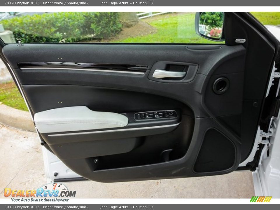 2019 Chrysler 300 S Bright White / Smoke/Black Photo #16