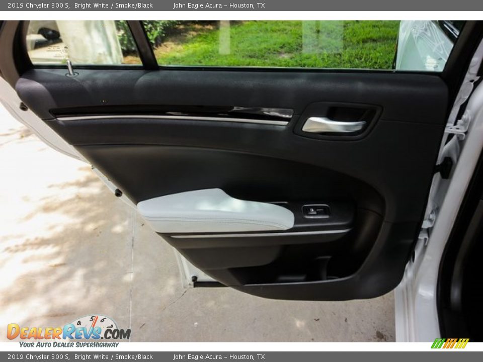 2019 Chrysler 300 S Bright White / Smoke/Black Photo #18