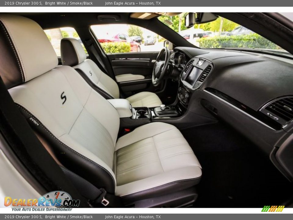 2019 Chrysler 300 S Bright White / Smoke/Black Photo #24