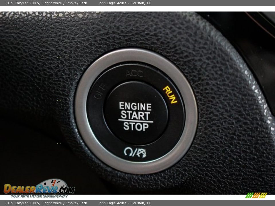 2019 Chrysler 300 S Bright White / Smoke/Black Photo #33