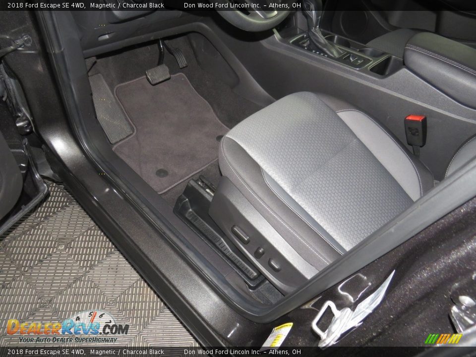 2018 Ford Escape SE 4WD Magnetic / Charcoal Black Photo #22