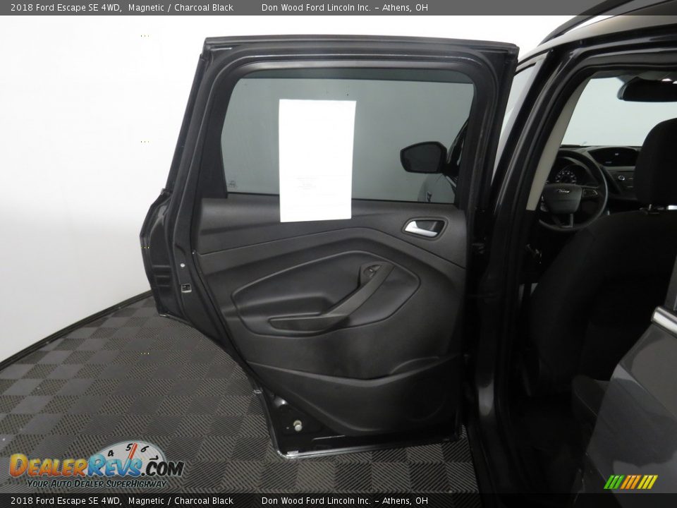 2018 Ford Escape SE 4WD Magnetic / Charcoal Black Photo #25