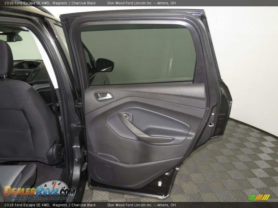 2018 Ford Escape SE 4WD Magnetic / Charcoal Black Photo #27