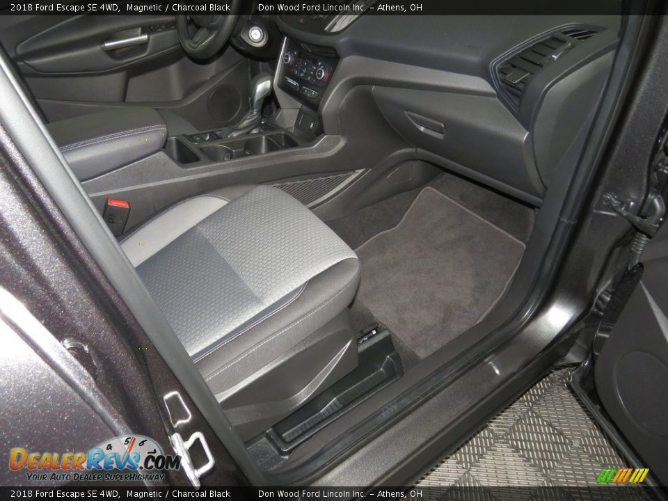 2018 Ford Escape SE 4WD Magnetic / Charcoal Black Photo #31