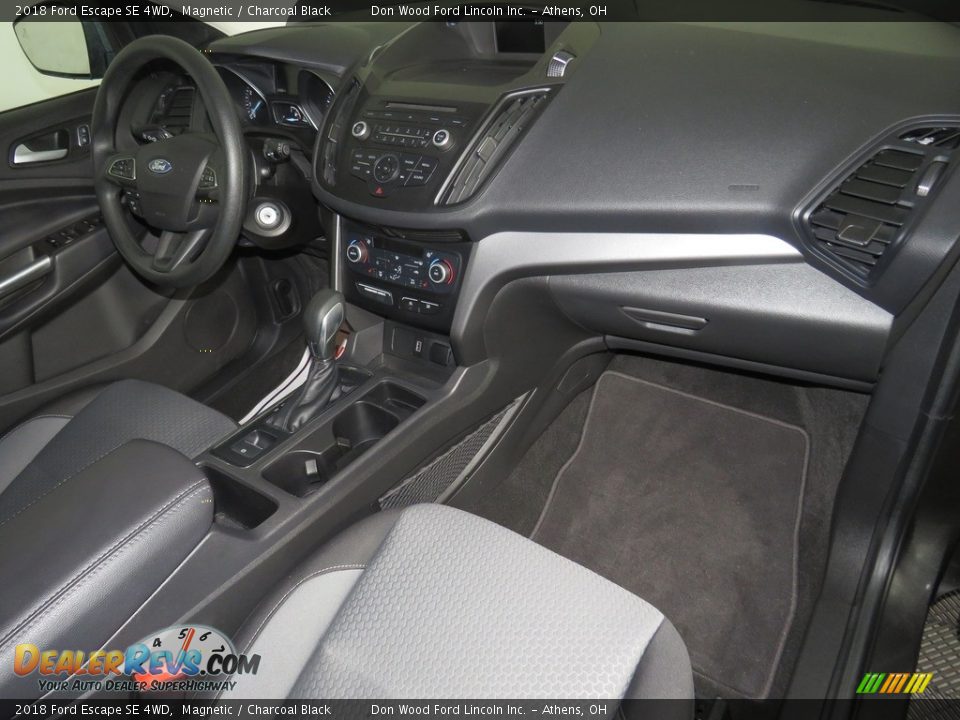 2018 Ford Escape SE 4WD Magnetic / Charcoal Black Photo #32