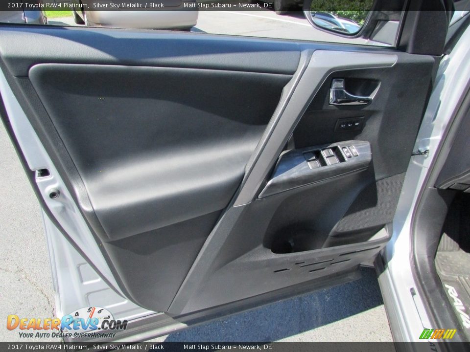 2017 Toyota RAV4 Platinum Silver Sky Metallic / Black Photo #14