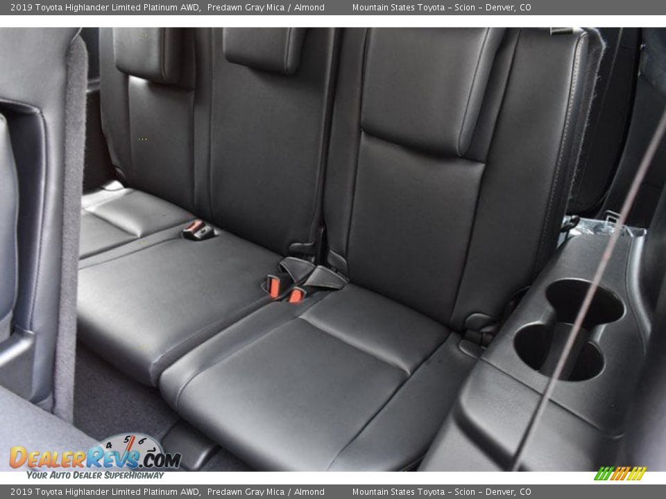 2019 Toyota Highlander Limited Platinum AWD Predawn Gray Mica / Almond Photo #11
