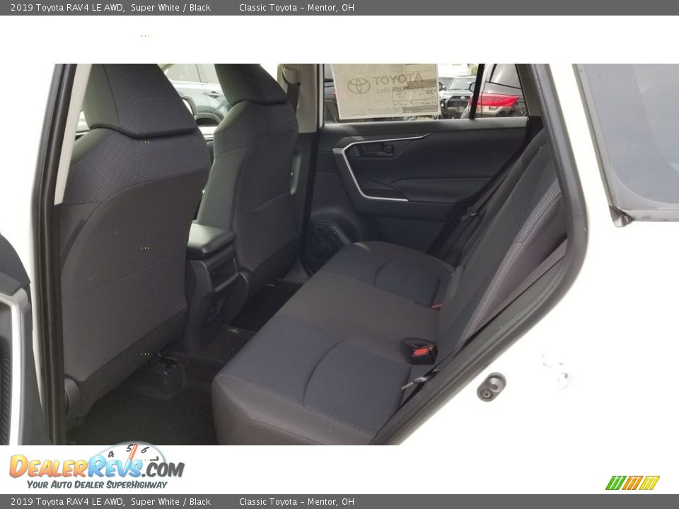 2019 Toyota RAV4 LE AWD Super White / Black Photo #3