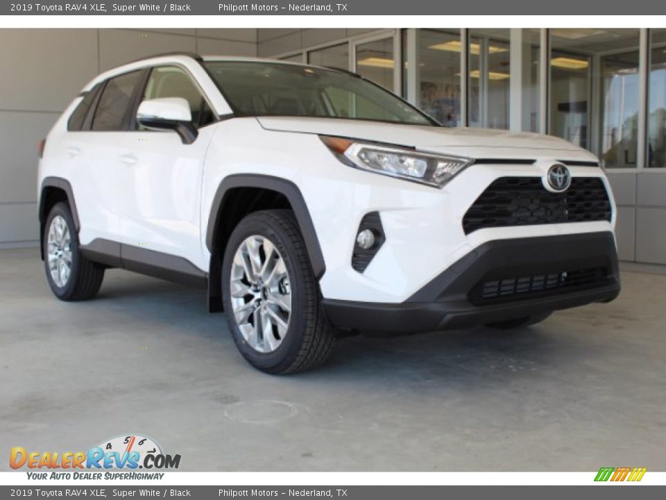 2019 Toyota RAV4 XLE Super White / Black Photo #2