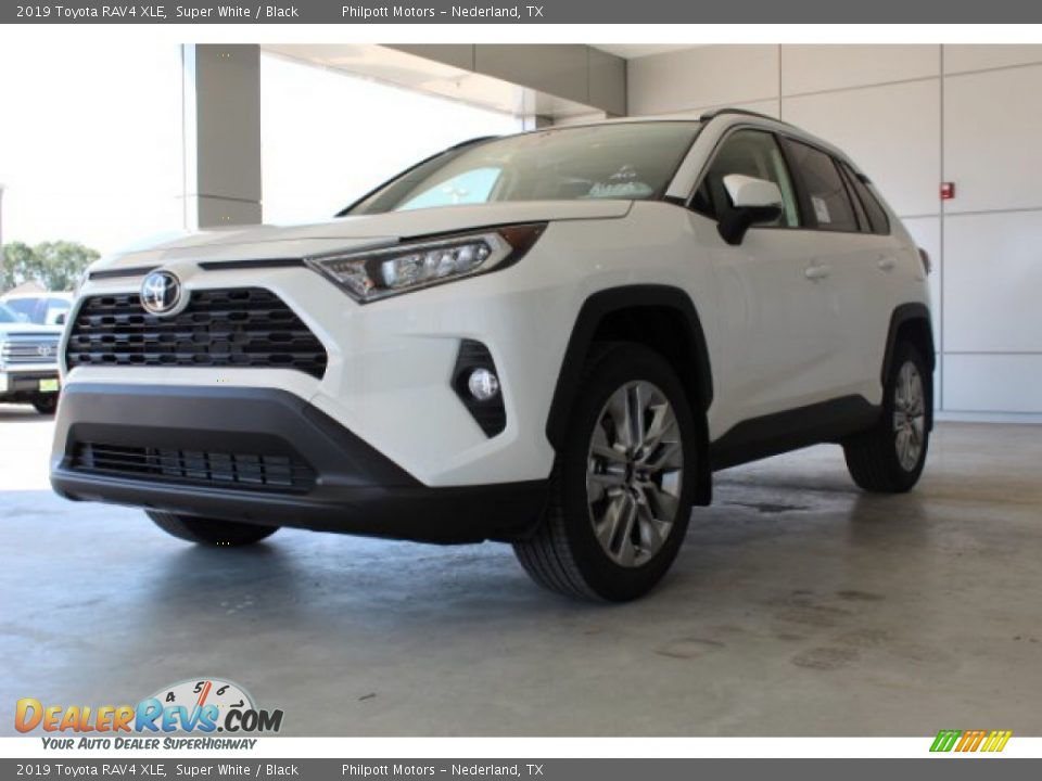 2019 Toyota RAV4 XLE Super White / Black Photo #4