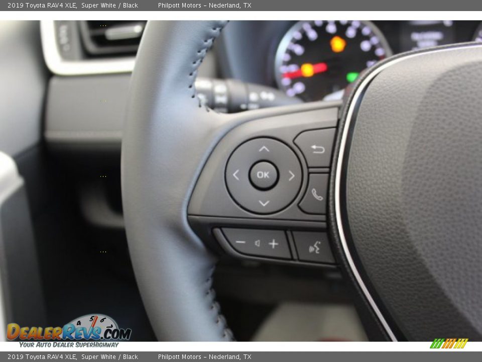 2019 Toyota RAV4 XLE Super White / Black Photo #13