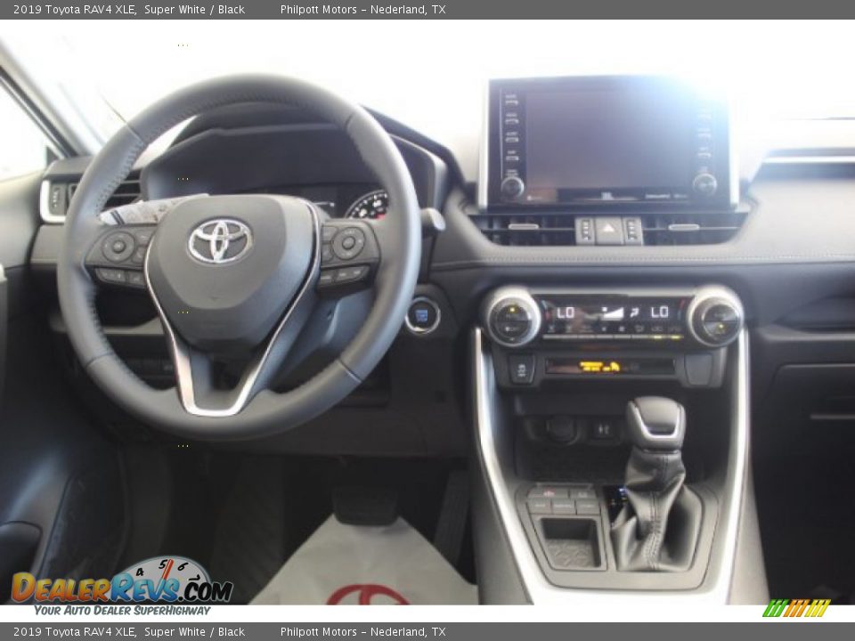2019 Toyota RAV4 XLE Super White / Black Photo #16
