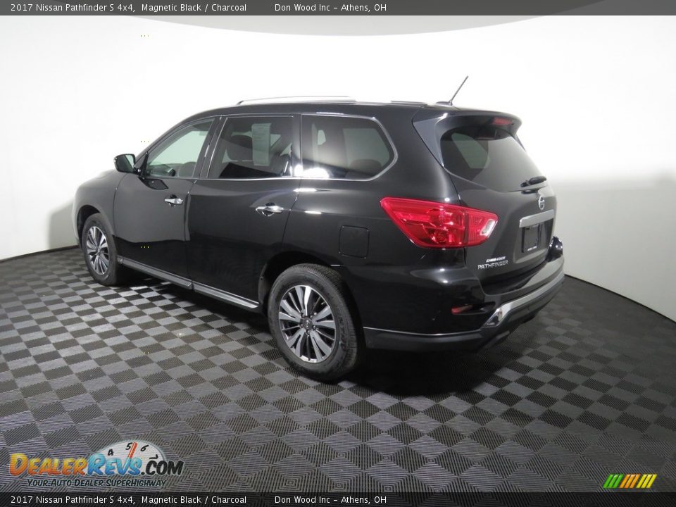 2017 Nissan Pathfinder S 4x4 Magnetic Black / Charcoal Photo #8