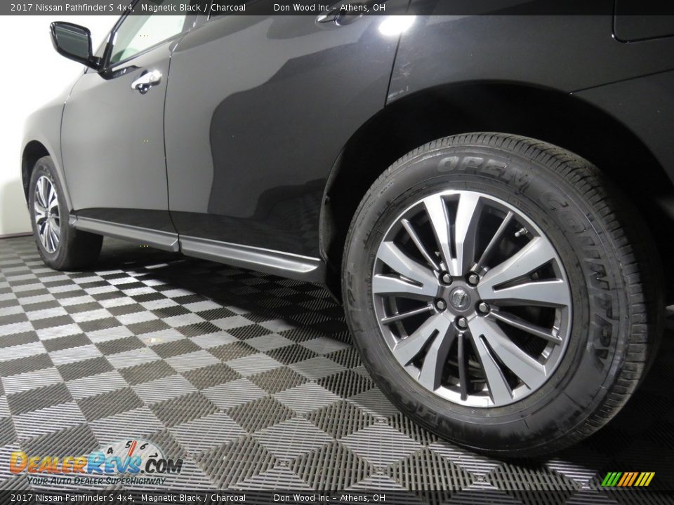 2017 Nissan Pathfinder S 4x4 Magnetic Black / Charcoal Photo #9