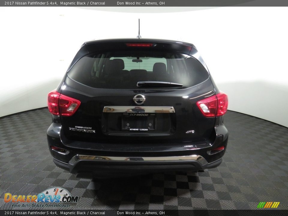 2017 Nissan Pathfinder S 4x4 Magnetic Black / Charcoal Photo #10