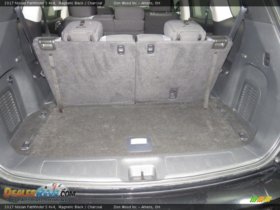 2017 Nissan Pathfinder S 4x4 Magnetic Black / Charcoal Photo #12