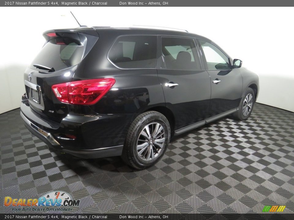 2017 Nissan Pathfinder S 4x4 Magnetic Black / Charcoal Photo #14