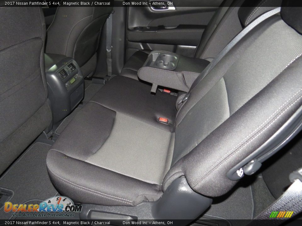 2017 Nissan Pathfinder S 4x4 Magnetic Black / Charcoal Photo #25