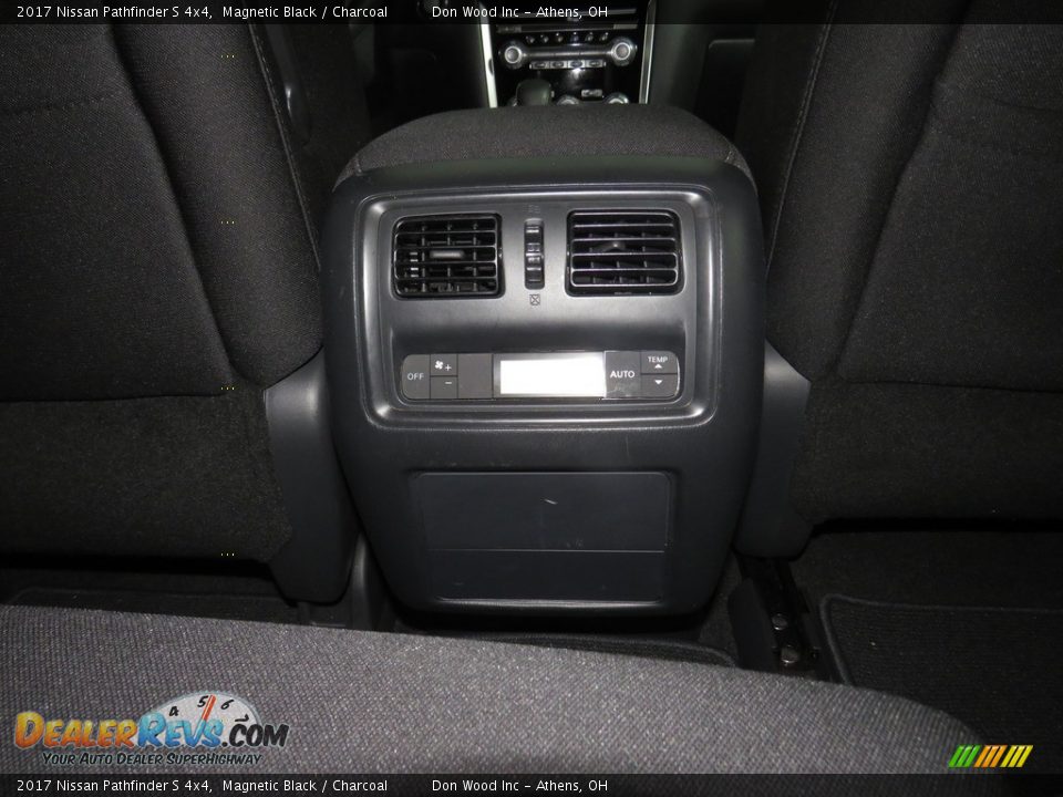2017 Nissan Pathfinder S 4x4 Magnetic Black / Charcoal Photo #28
