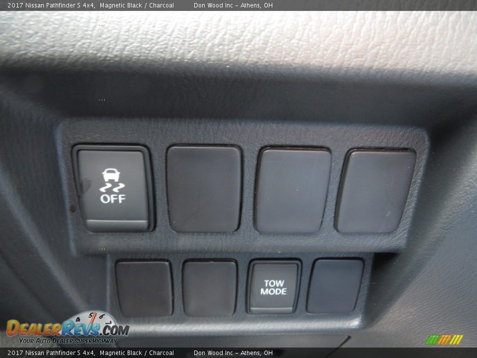 2017 Nissan Pathfinder S 4x4 Magnetic Black / Charcoal Photo #35