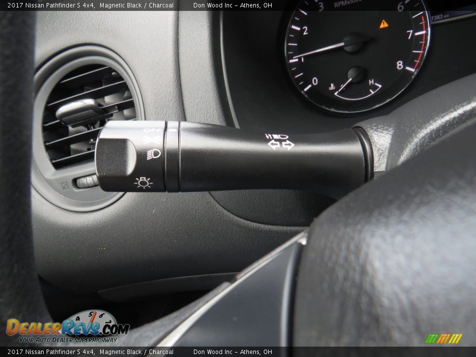 2017 Nissan Pathfinder S 4x4 Magnetic Black / Charcoal Photo #36