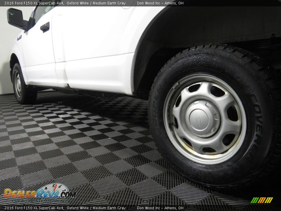 2016 Ford F150 XL SuperCab 4x4 Oxford White / Medium Earth Gray Photo #9
