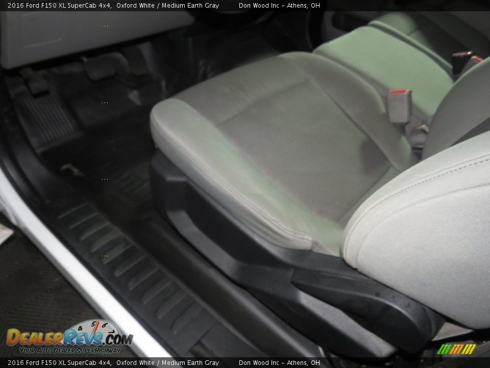 2016 Ford F150 XL SuperCab 4x4 Oxford White / Medium Earth Gray Photo #18