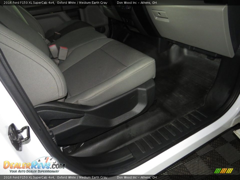 2016 Ford F150 XL SuperCab 4x4 Oxford White / Medium Earth Gray Photo #21
