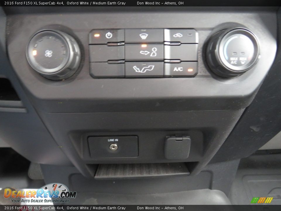2016 Ford F150 XL SuperCab 4x4 Oxford White / Medium Earth Gray Photo #33