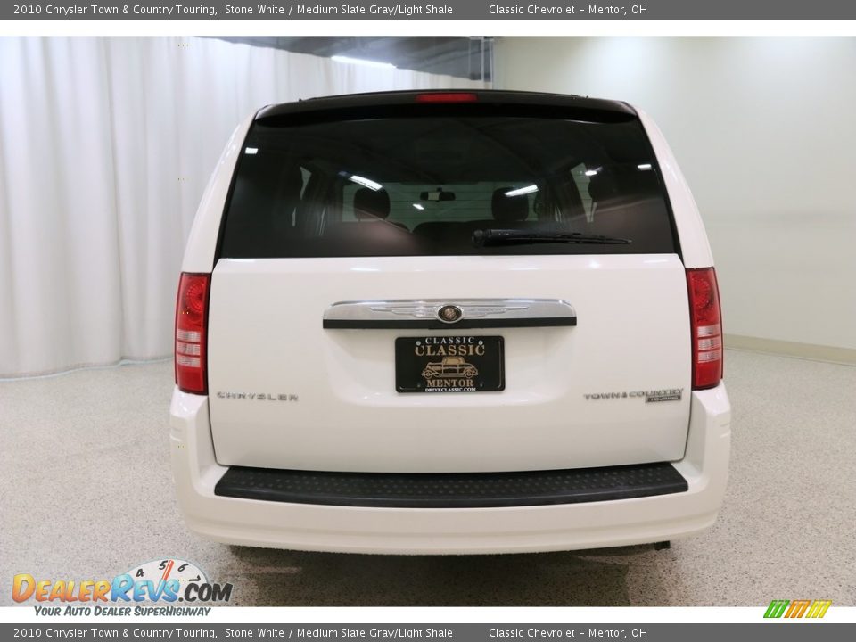 2010 Chrysler Town & Country Touring Stone White / Medium Slate Gray/Light Shale Photo #17