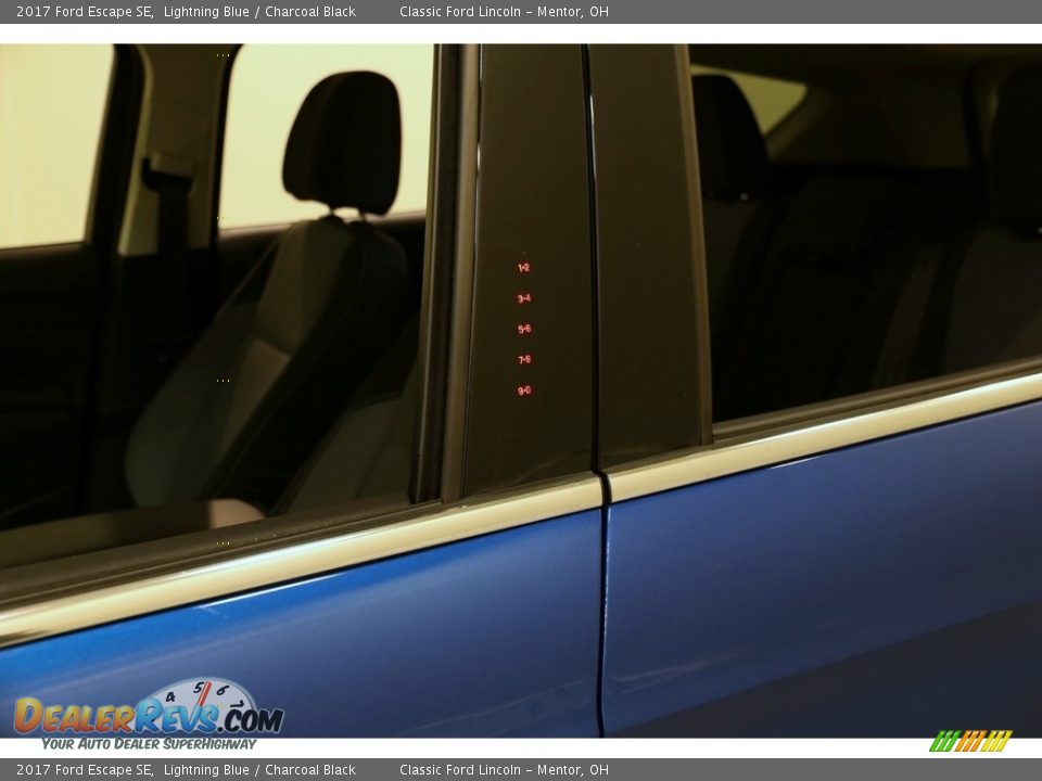 2017 Ford Escape SE Lightning Blue / Charcoal Black Photo #4