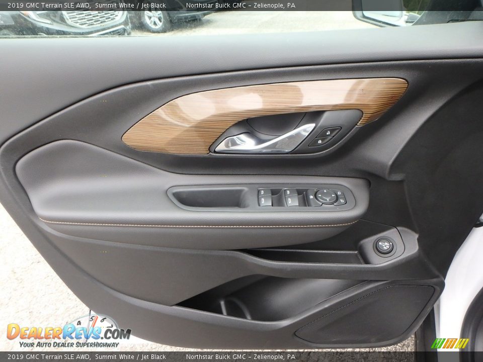 Door Panel of 2019 GMC Terrain SLE AWD Photo #14