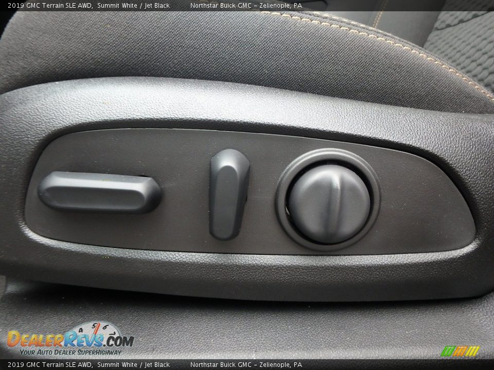 Controls of 2019 GMC Terrain SLE AWD Photo #15