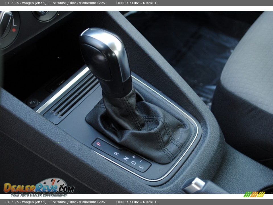 2017 Volkswagen Jetta S Pure White / Black/Palladium Gray Photo #13